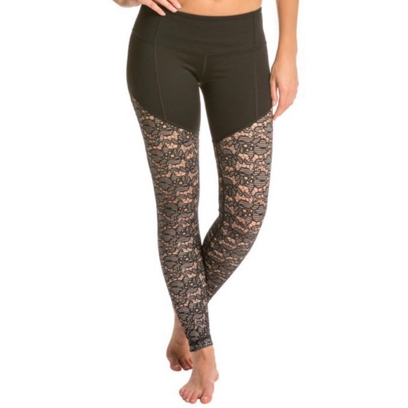 Vimmia // Lace Yoga Pant Leggings - Picture 3 of 8